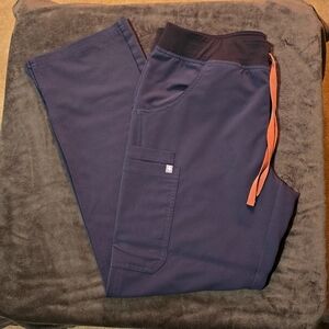 Women's Figs scrub pants, M, gray